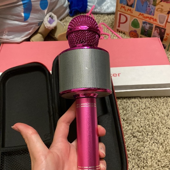 Microphone - Picture 3 of 6